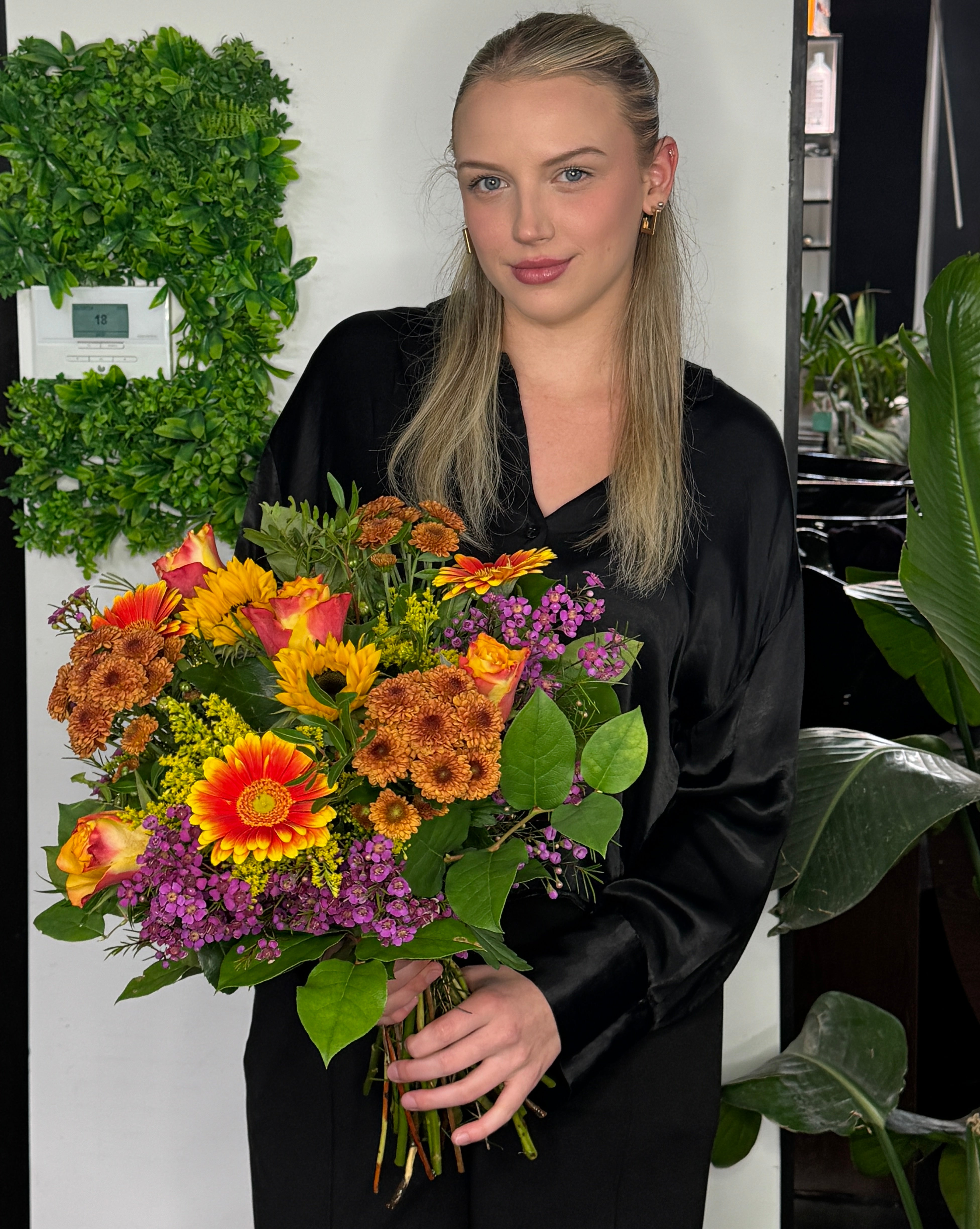 Compact oranje boeket